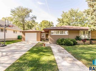 105 N North St, Viborg, SD 57070
