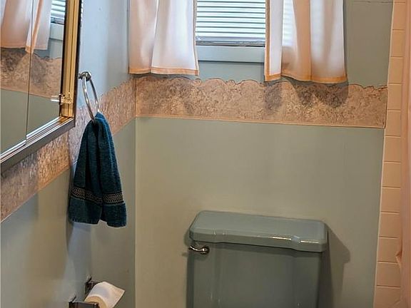 5th image of 3722 Mountain View Dr