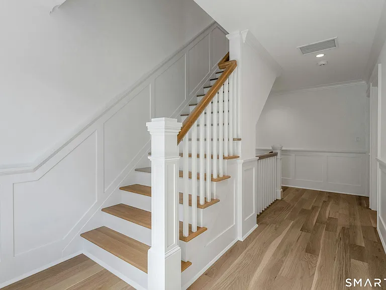 18 Old Stamford Rd — Photo 21