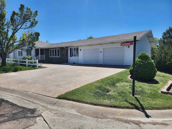 708 Southwood Ct, Quinter, KS 67752