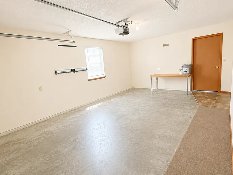 838 S Patterson Ave — Photo 8