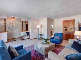 14045 W Honey Lane Ct, New Berlin, WI 53151
