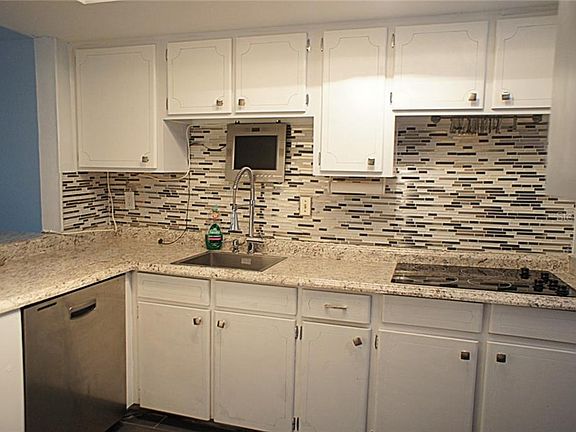 2nd image of 100 Glennes Ln APT 107