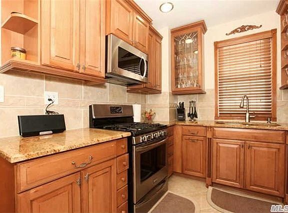 5th image of 13816 Whitelaw St