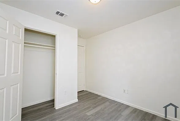 3 bed, 750 sqft, $1,000 — Photo 1