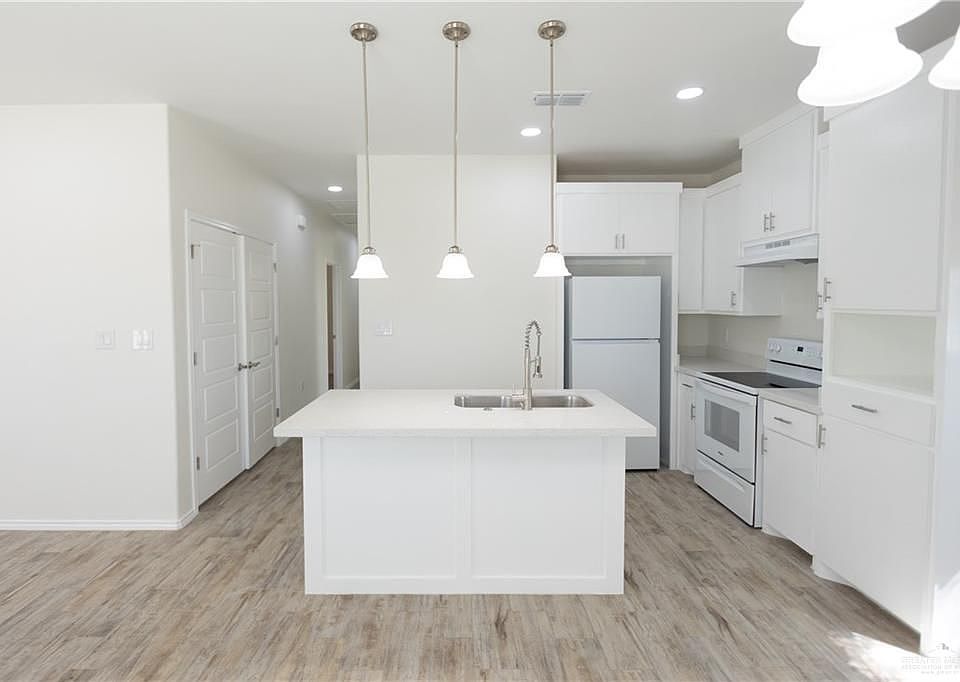 1st image of 2001 Valley Cir #C