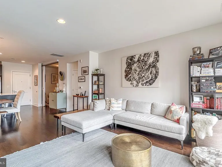 600 S 24th St #304 — Photo 10