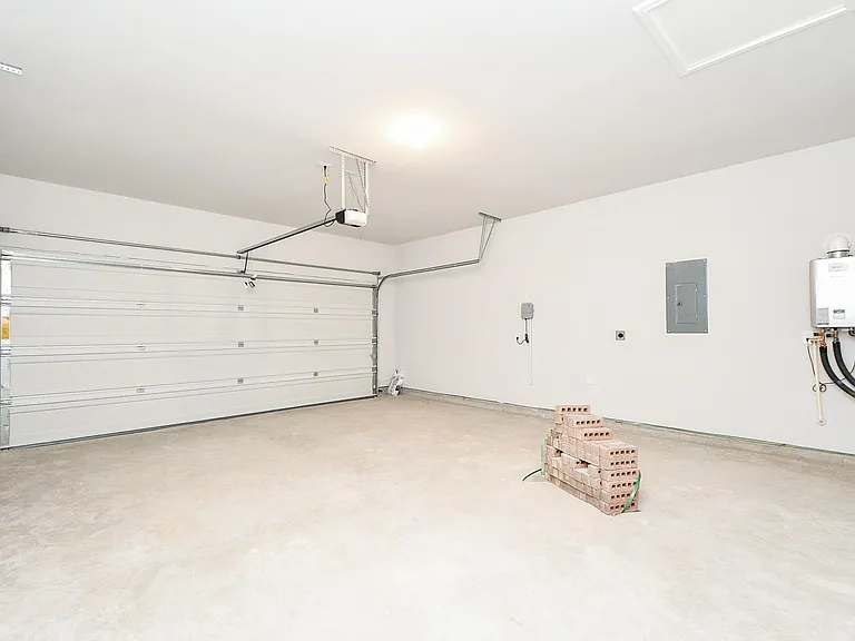 12931 California Palm Ct — Photo 32