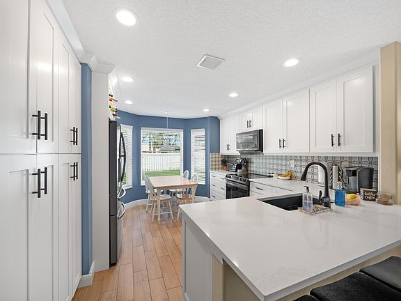 5th image of 5025 Prairie Dunes Village Circle
