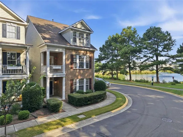 4504 Willow Croft Dr, Virginia Beach, VA 23462