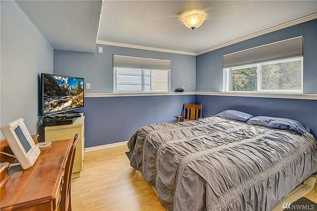 2nd image of 17616 SE Petrovitsky Rd