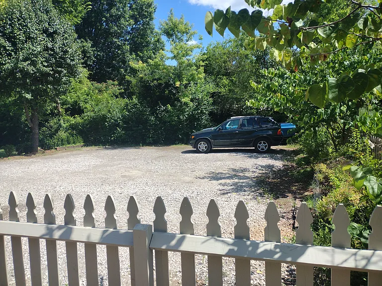 2328 Cedar Ln #B — Photo 38