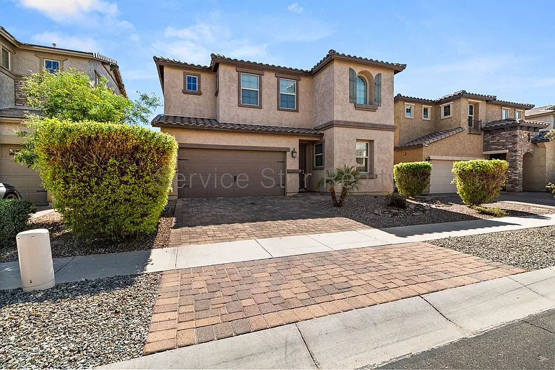 3 bed, 3.0 bath, 1858 sqft, $2,500 — Photo 2