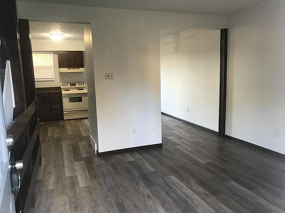 3rd image of 1425 Twin Pines Ct APT G