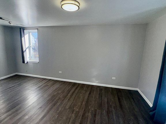 3rd image of 1360 W Evergreen Ave #2