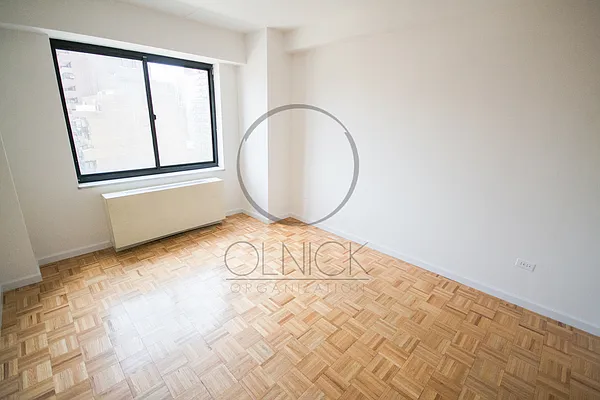 Rented by Olnick Organization | media 2