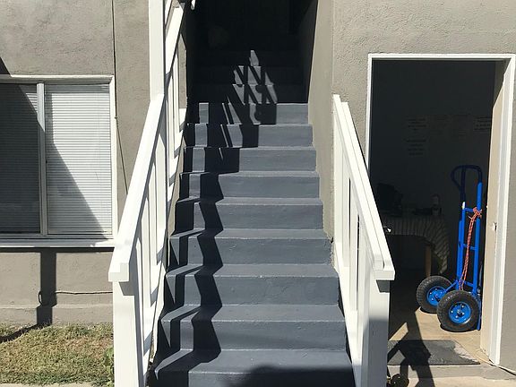 2nd image of 1241 W 19th St #1241B
