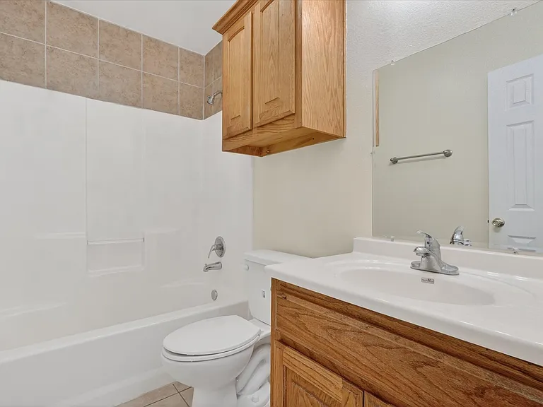 509 W Cedar St — Photo 16