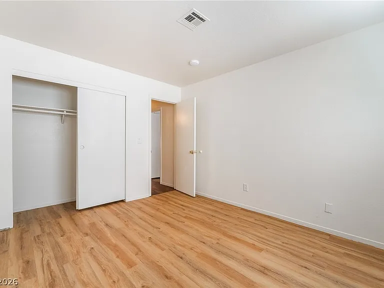 1611 E Harmon Ave #3 — Photo 27