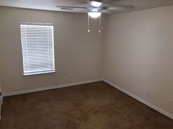 4th image of 805 N Washington St #D