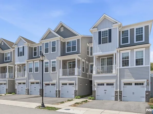 102 Sequoia Dr #1724, Cedar Grove, NJ 07009