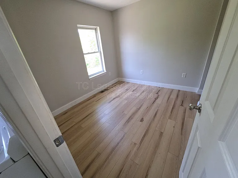419 1/2 Walnut Ave — Photo 6