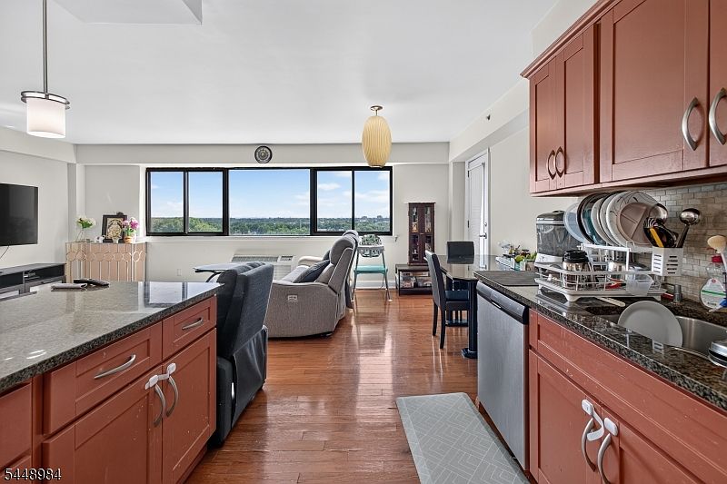 1st image of 60 Parkway Dr #10C