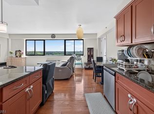 60 Parkway Dr #10C, East Orange City, NJ 07017