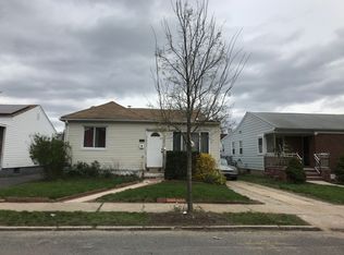 12137 237th St, Rosedale, NY 11422