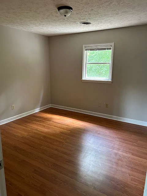 2 bed, 1.5 bath, 1200 sqft, $1,250 — Photo 3