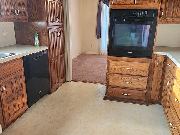 4th image of 5 Karen Ct