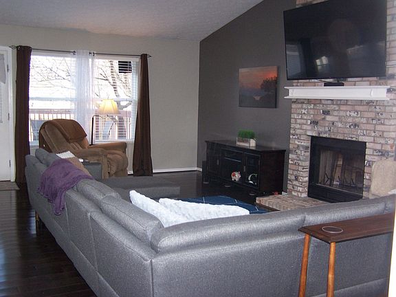 5th image of 853 Wallinger Dr