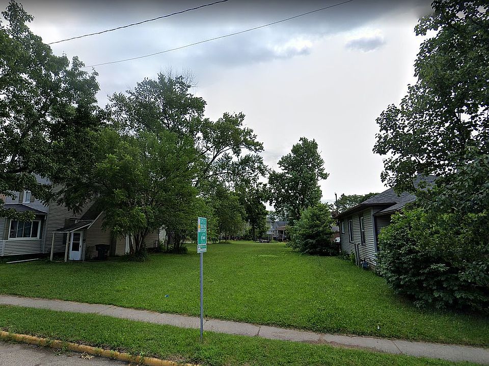 2nd image of 1437 W Franklin St