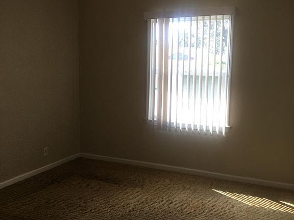 3rd image of 10721 Lora St