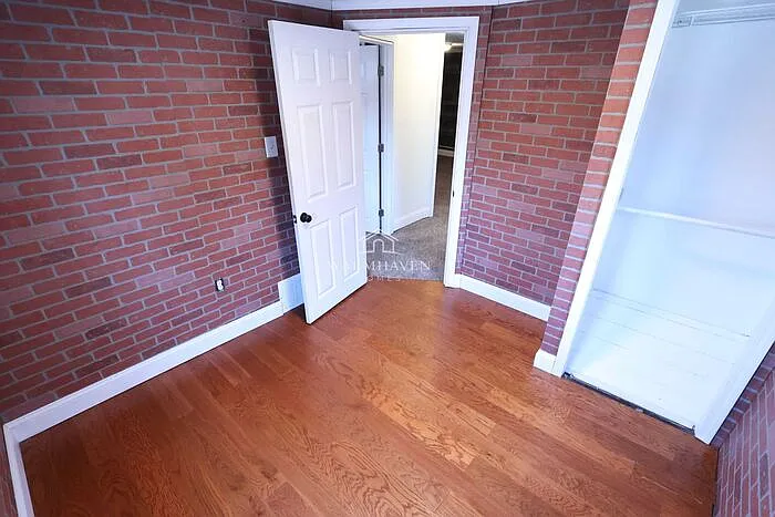 885 Brown St — Photo 9