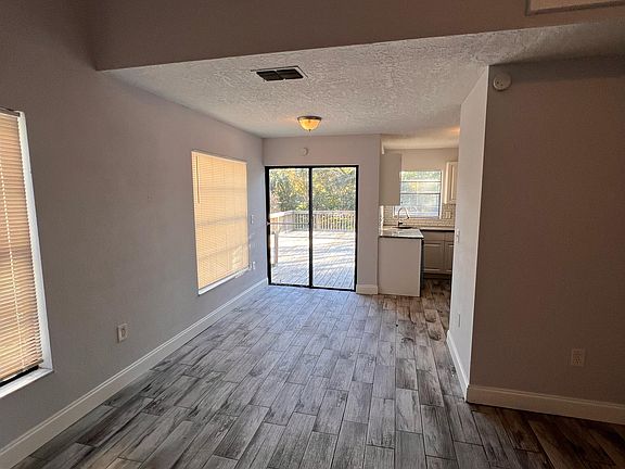 5th image of 709 Lake Dexter Cir