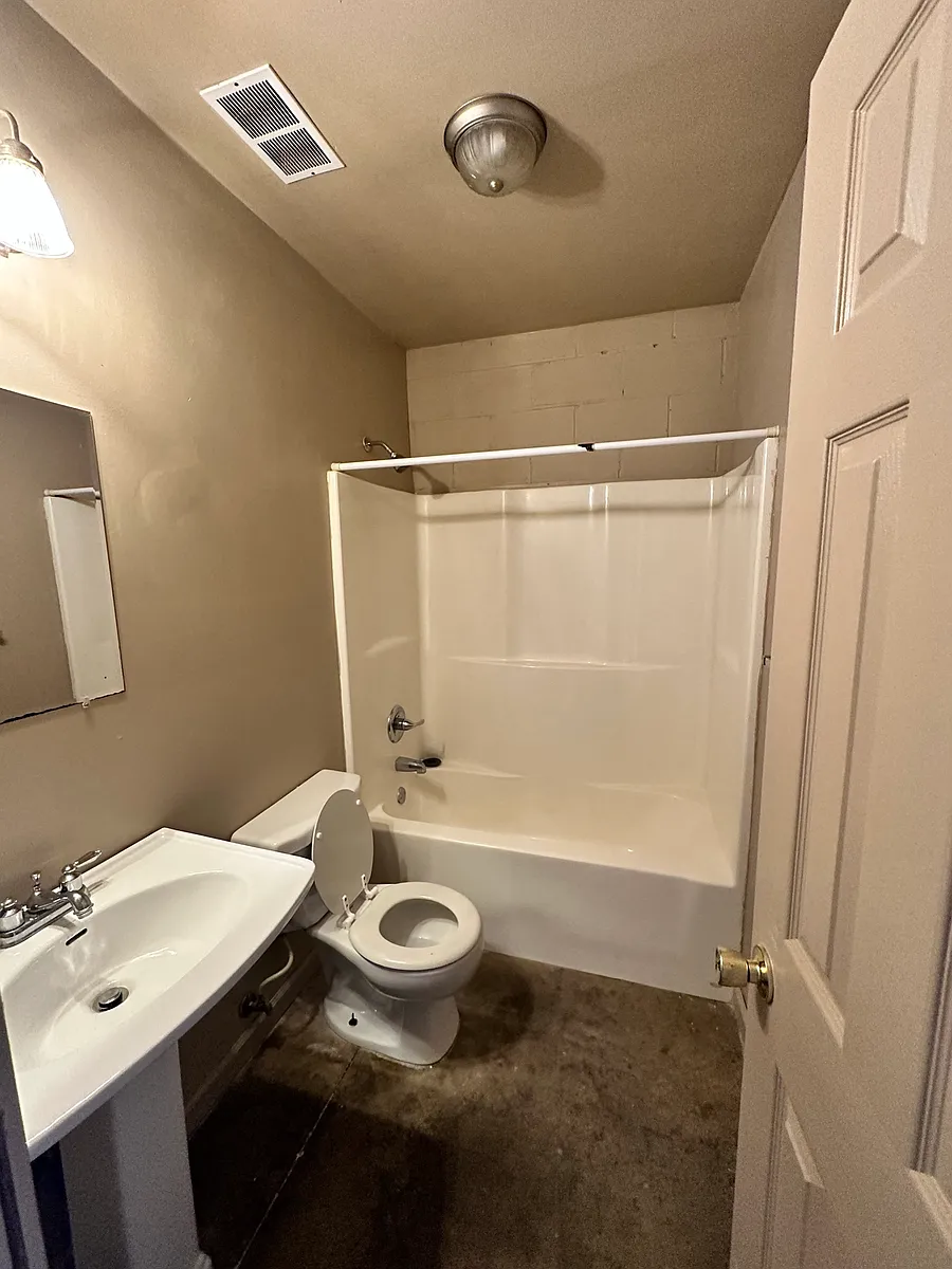Building Photo - 846 Shelby St #C
