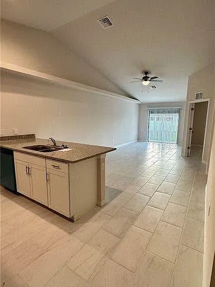 3310 SW 17th Pl #3310 — Photo 8