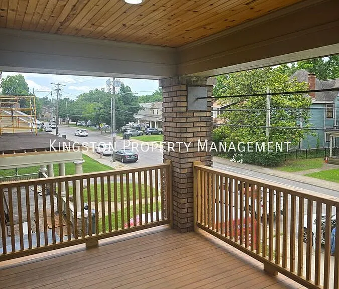 451 E Maxwell St #2 — Photo 6