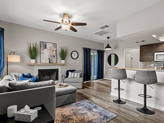 4th image of 506 W San Antonio St APT 205
