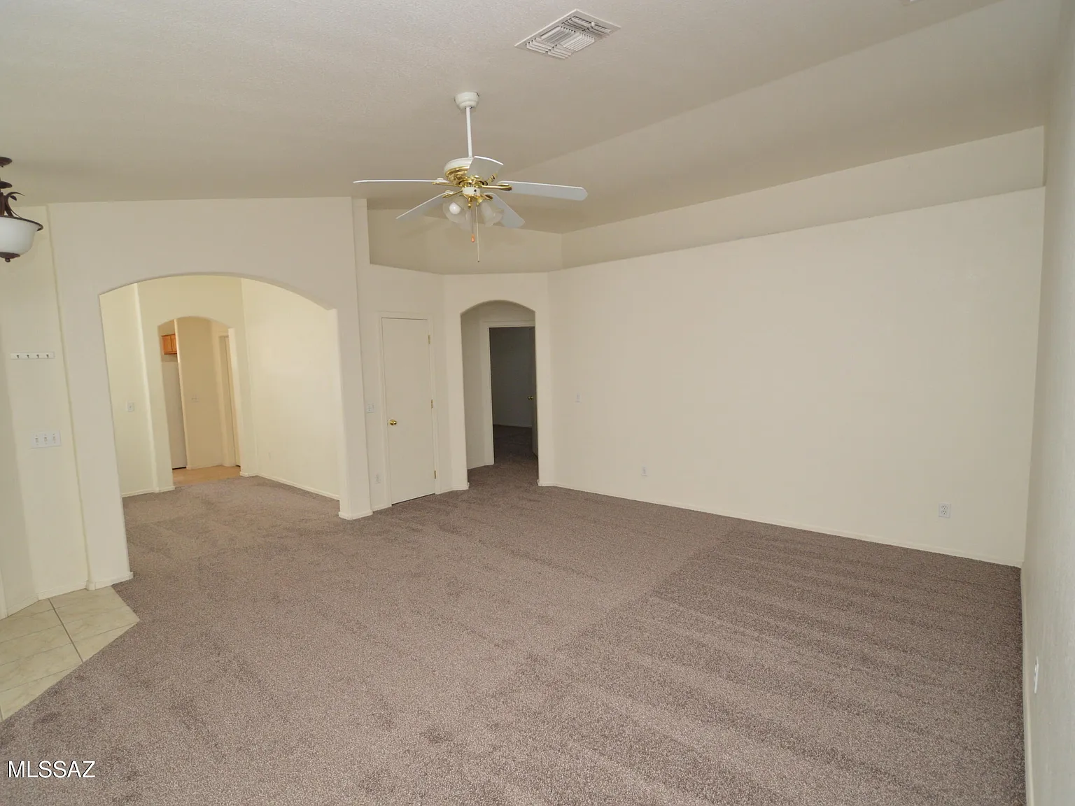 3 bed, 2.0 bath, 1575 sqft, $1,850 — Photo 2