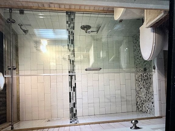 2nd image of 283 Vic Ln