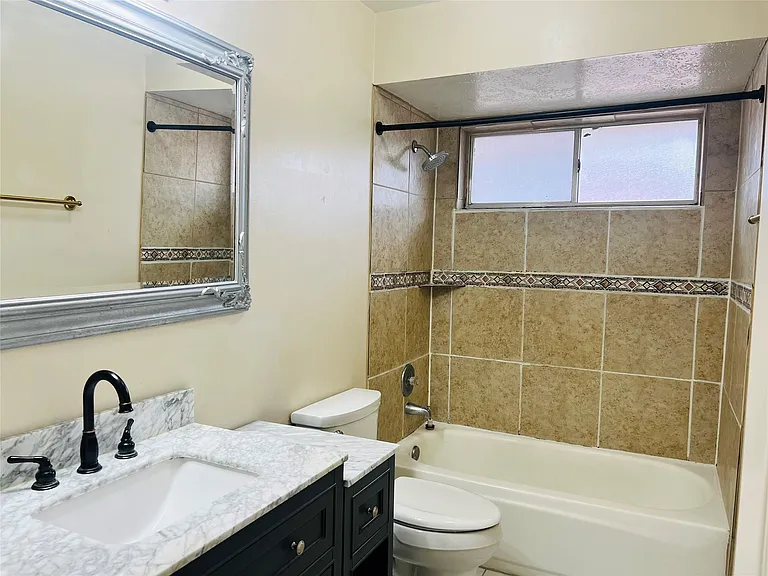 8239 Squires Place Dr — Photo 19