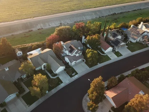 9311 Twin Brooks Ln, Stockton, CA 95219