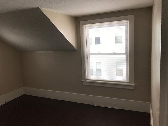 5th image of 14 Kinsley St #14A