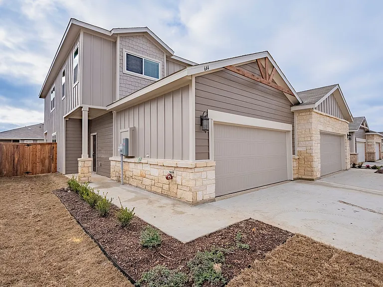 644 Wheatfield Dr — Photo 1