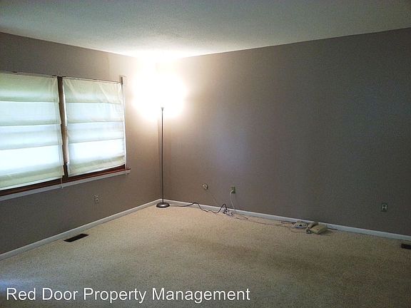 2nd image of 9618 E 37th Pl