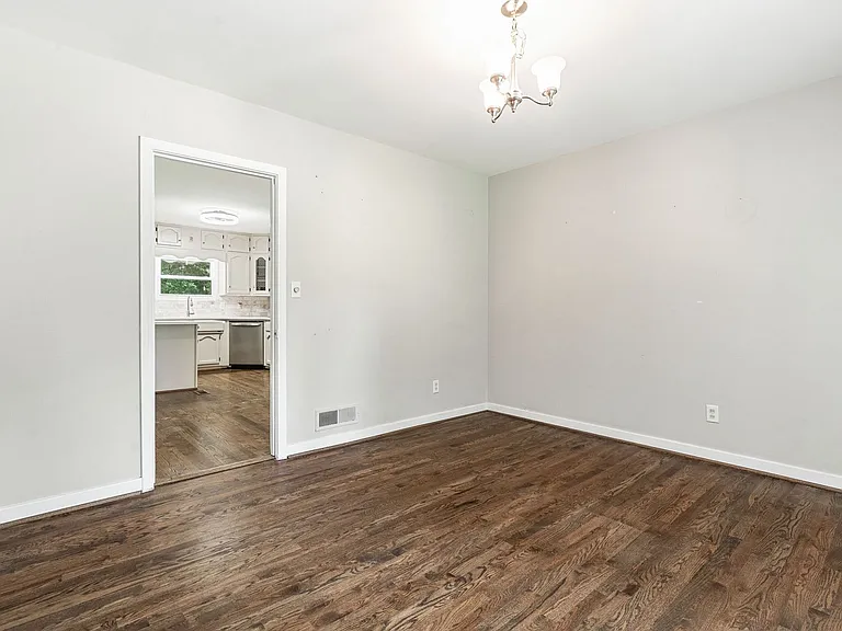 531 Park Ter — Photo 10