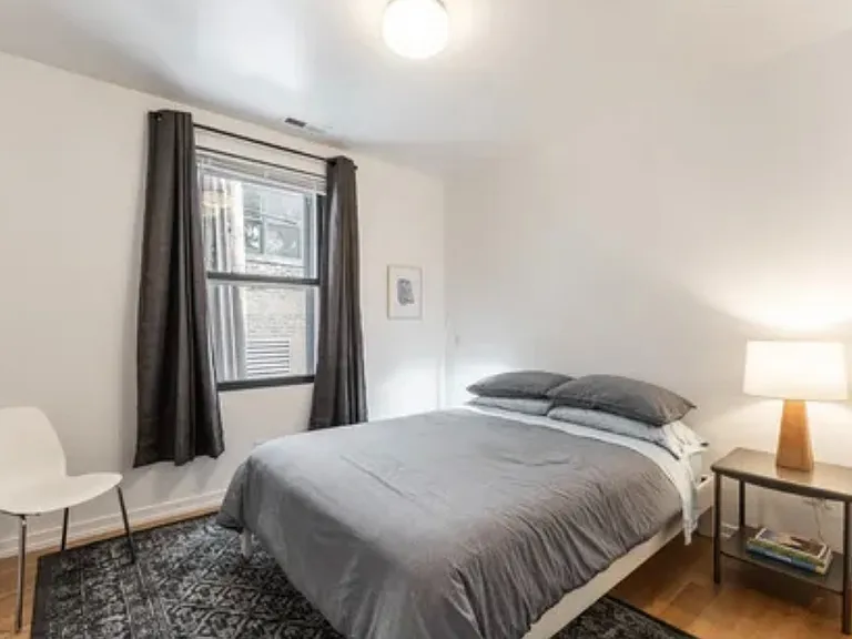 1219 W Gunnison St #1R — Photo 3