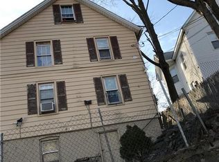 6 Summit St, Derby, CT 06418